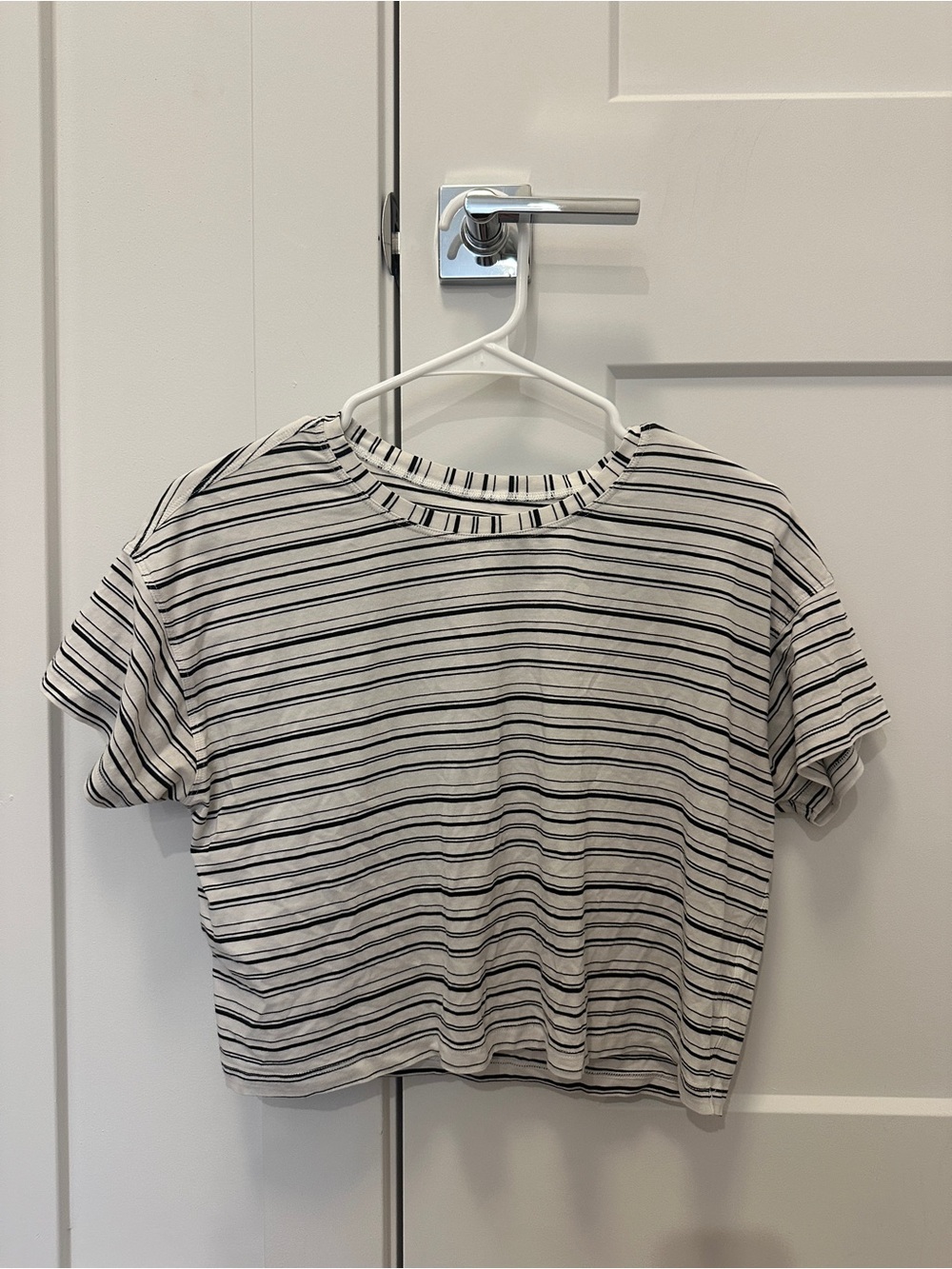 Lululemon Cates Tee 🍋 - Picture 2 of 4